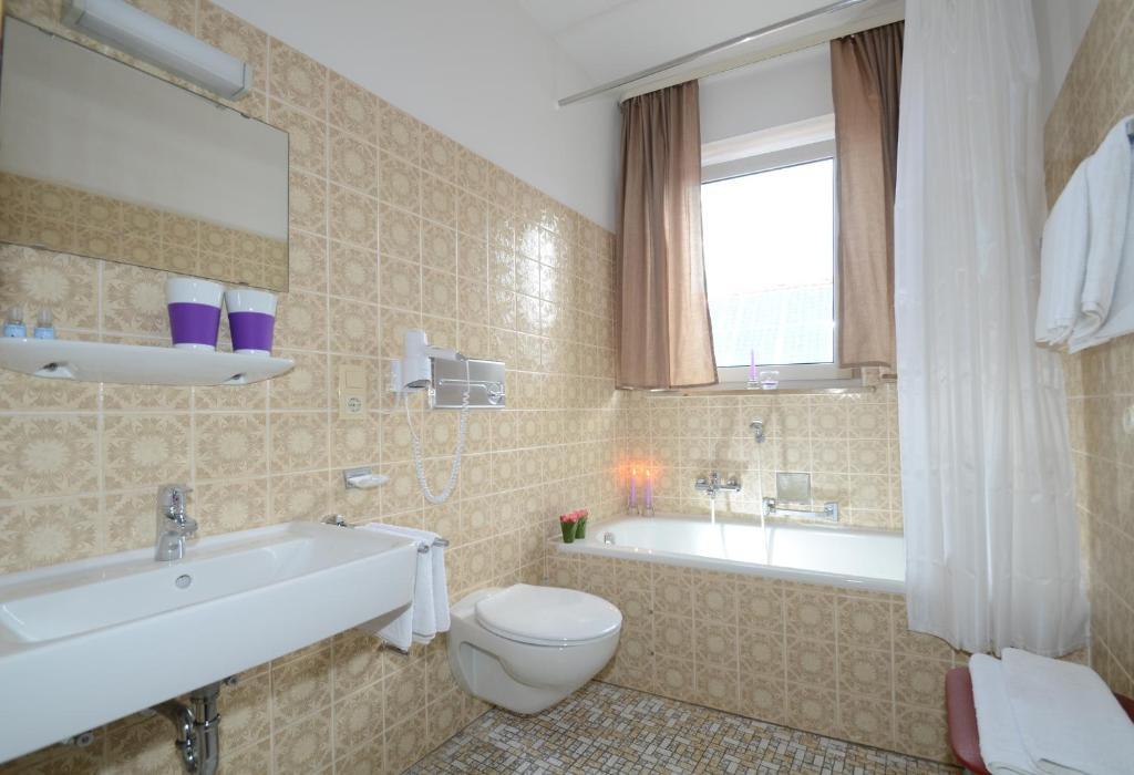 Gasthof Zur Post Hotel Und Parkplatz フォーエンシュトラウス 部屋 写真