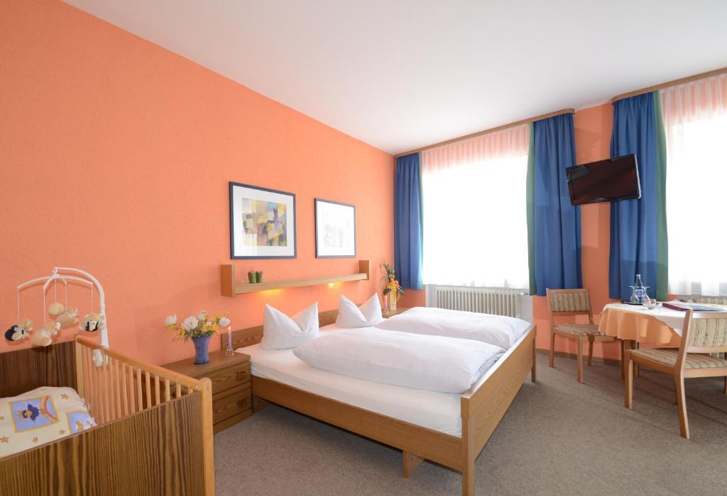 Gasthof Zur Post Hotel Und Parkplatz フォーエンシュトラウス 部屋 写真