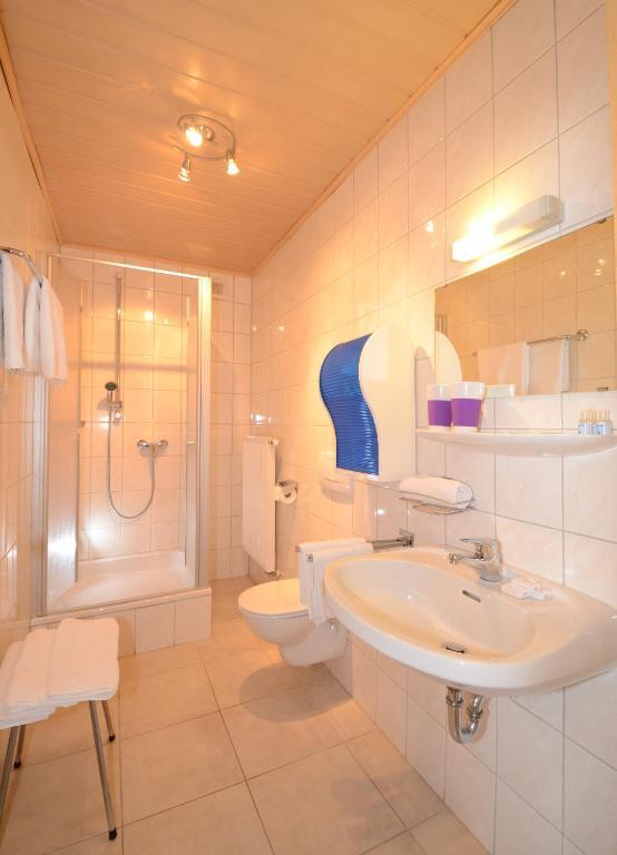 Gasthof Zur Post Hotel Und Parkplatz フォーエンシュトラウス 部屋 写真