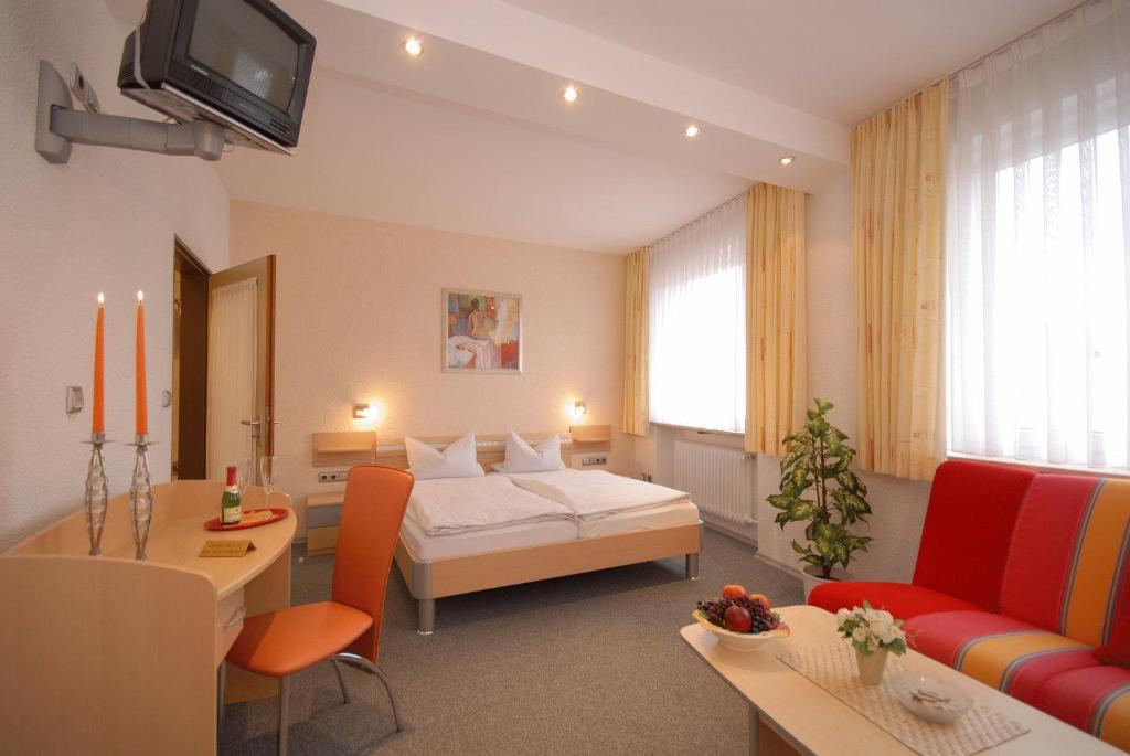 Gasthof Zur Post Hotel Und Parkplatz フォーエンシュトラウス 部屋 写真